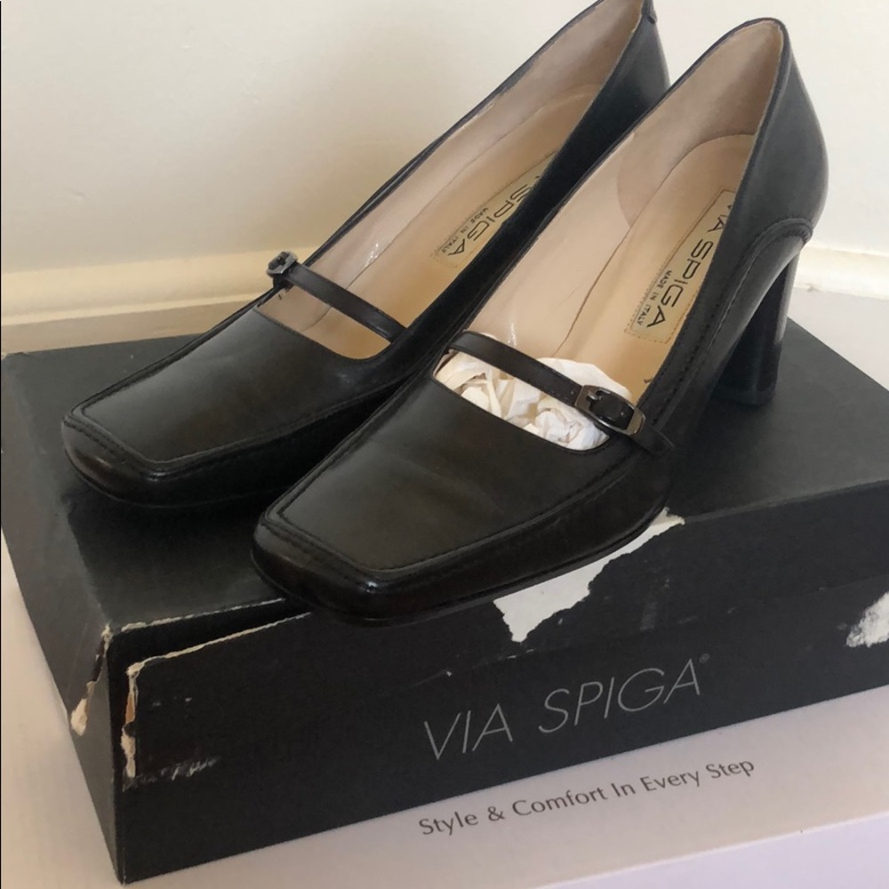 Black Mary Janes size 7